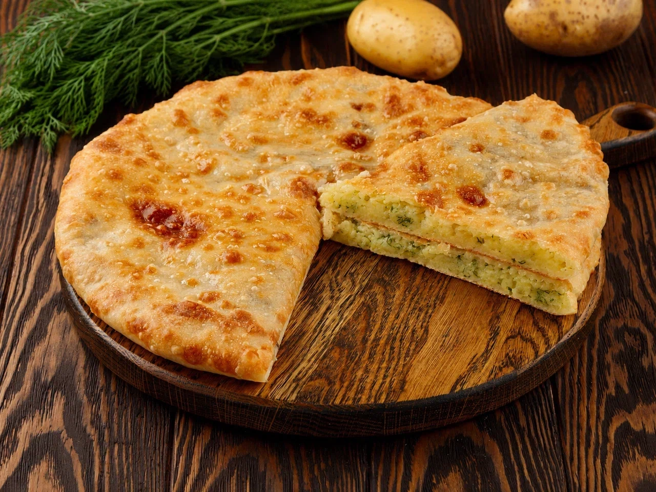 Осетинский пирог с картофелем и зеленью
